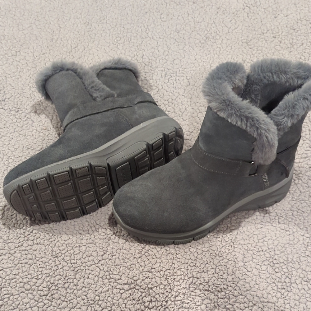 Women's Gray Fur-Lined Boots